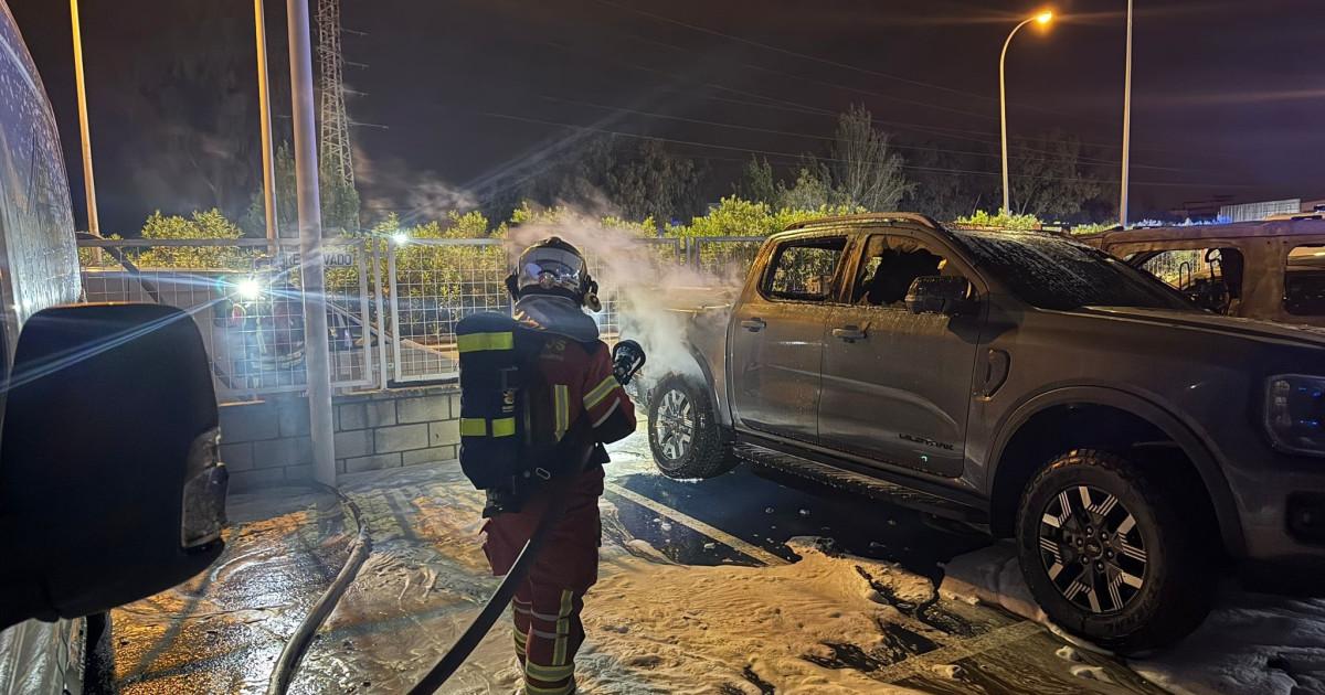 Vehículos híbridos calcinados en Leganés