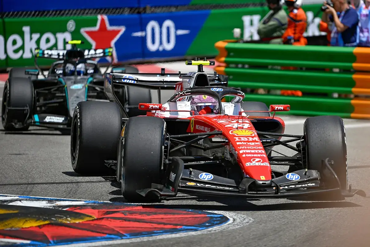 Carrera en Mónaco Pilotos compitiendo en el Gran Premio de Mónaco