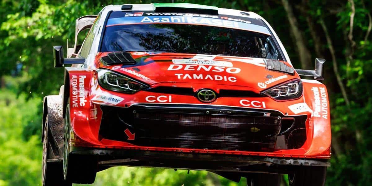 Vehículo de competición en el Rally Acrópolis