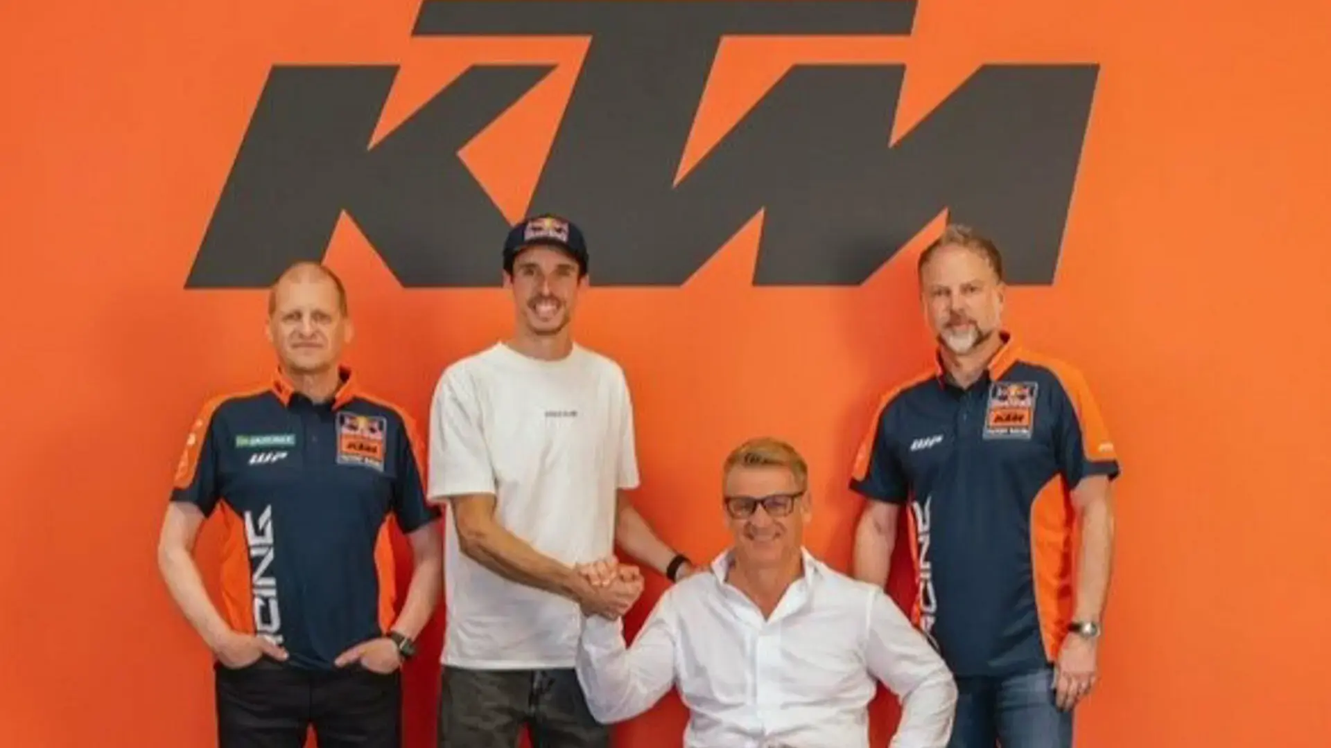 Álex Márquez piloto oficial KTM Álex Márquez con los colores de KTM