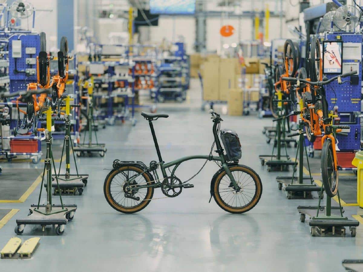 asociación entre Decathlon Pulse y Brompton para micromovilidad urbana