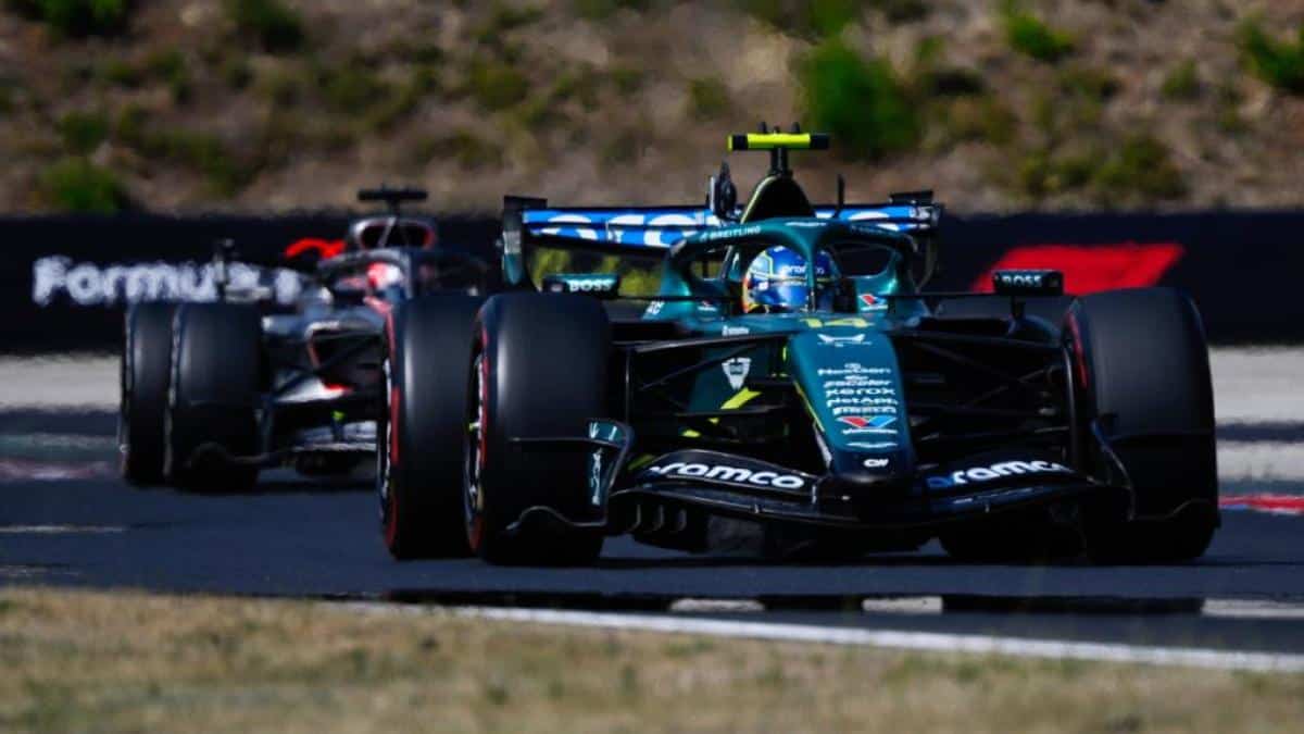 Coche de Lando Norris en clasificación