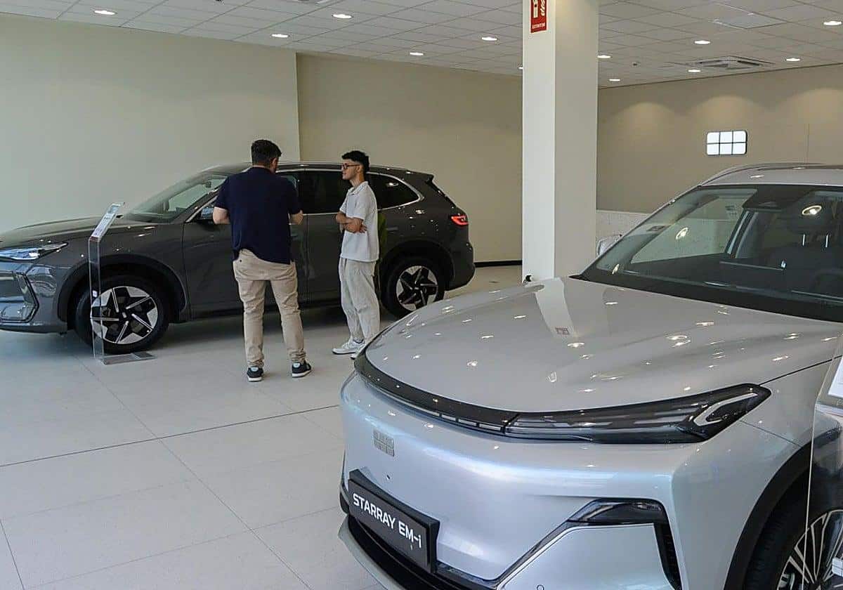 Geely E2