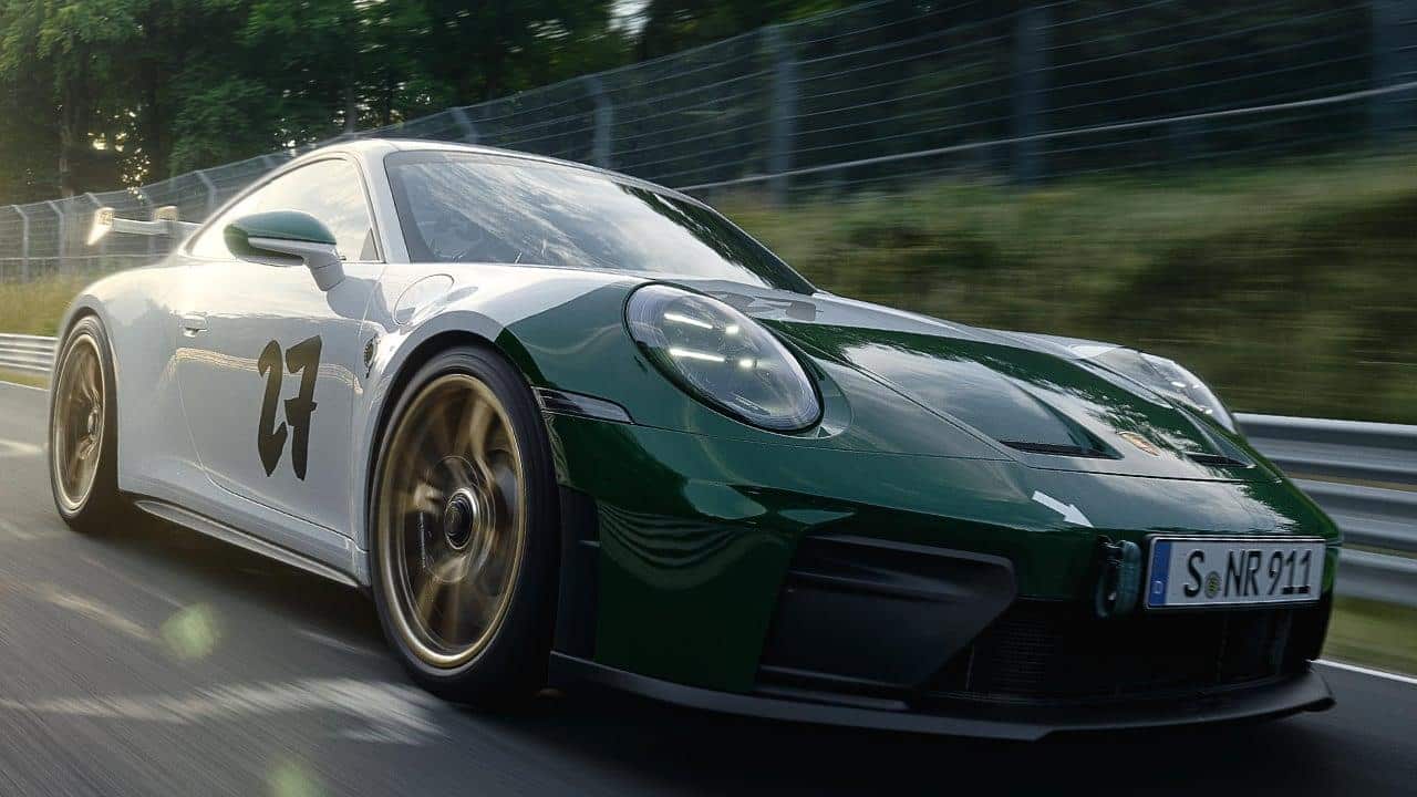 Porsche 911 GT3 100 Jahre Nürburgring en movimiento
