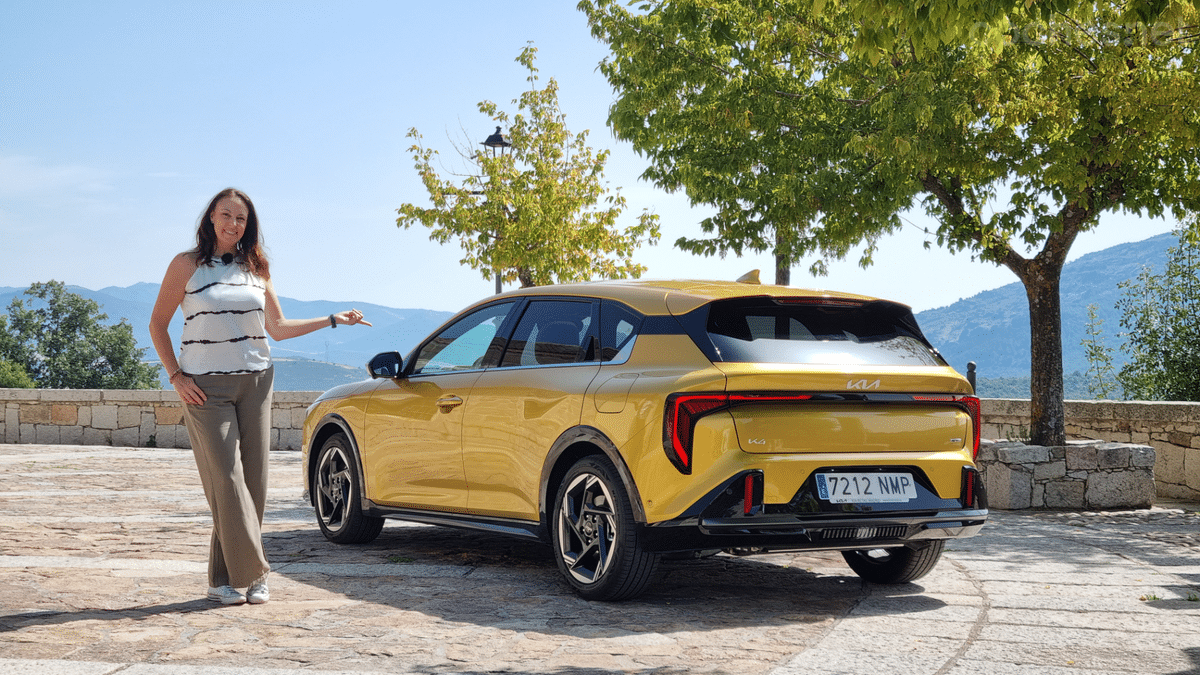 Kia K4 en carretera