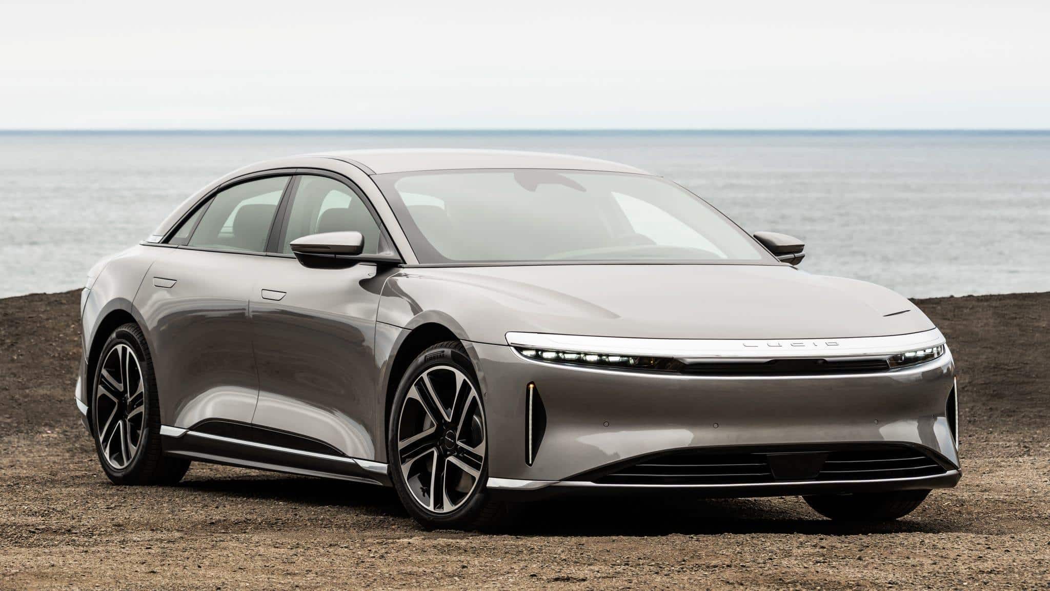 Lucid Air en carretera