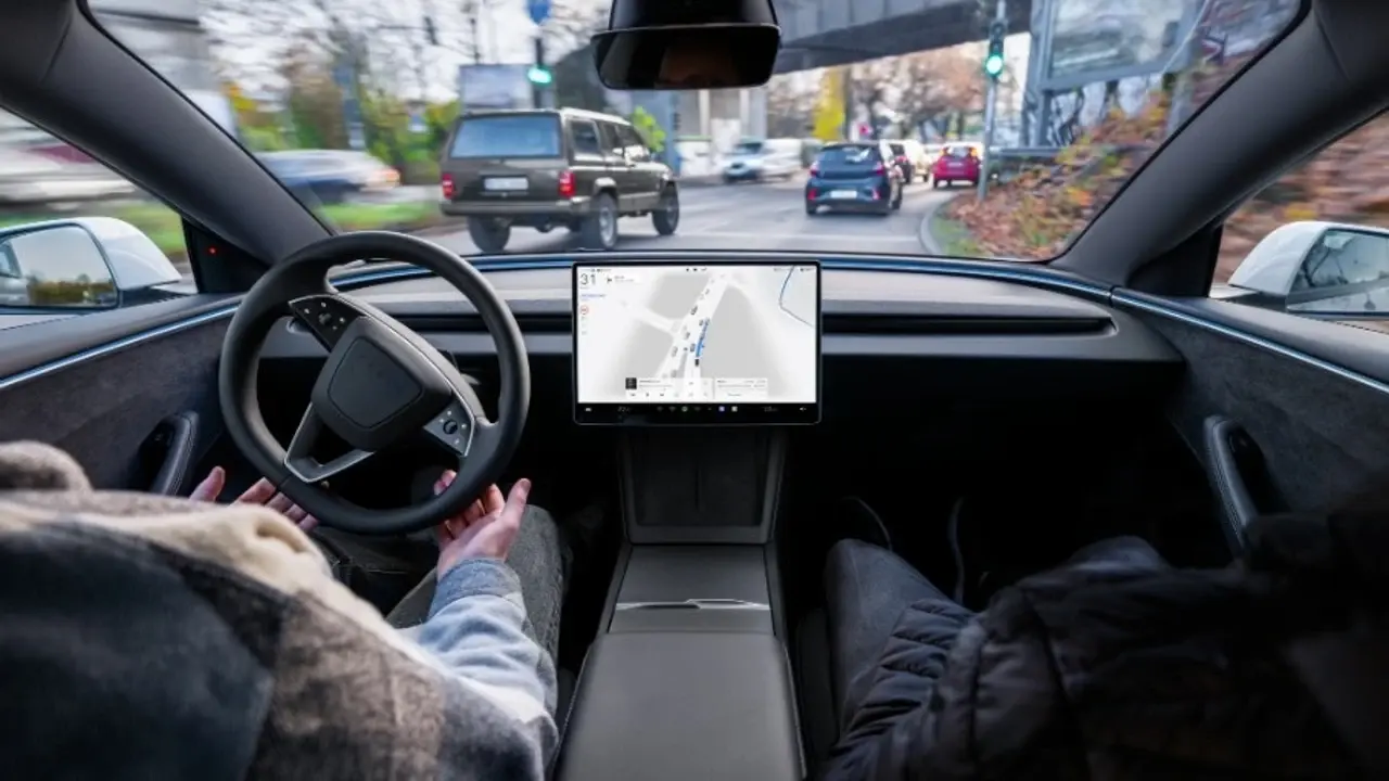 Tesla FSD en carretera europea